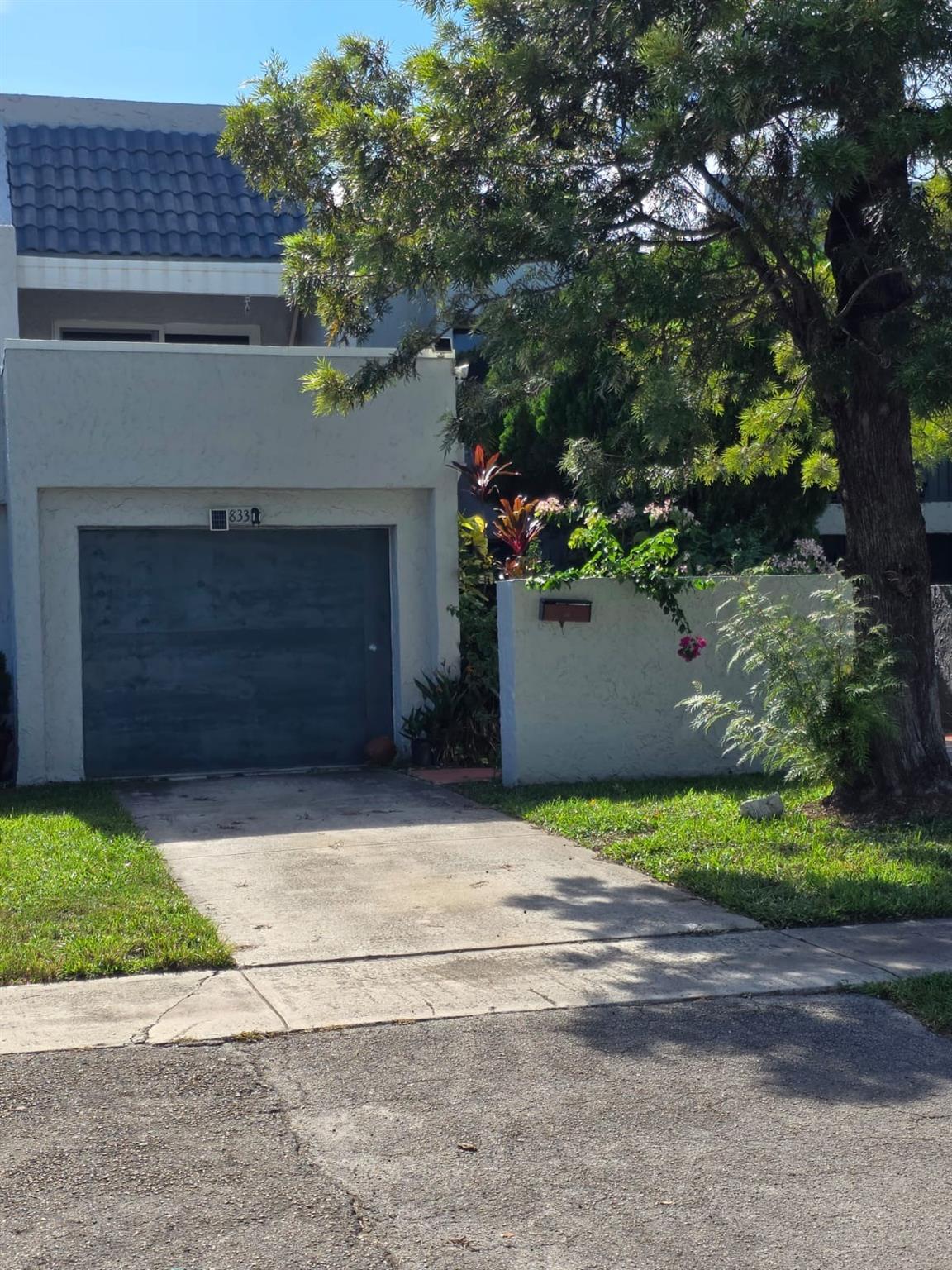 Come see this spacious, 2 story, freshly painted townhouse featuring two balconies, an updated eat-in kitchen, additional dining space, wet bar, updated bathrooms, and so much more. This home is conveniently located near restaurants, shopping and quick access to the Florida Turnpike and Sawgrass Expressway.