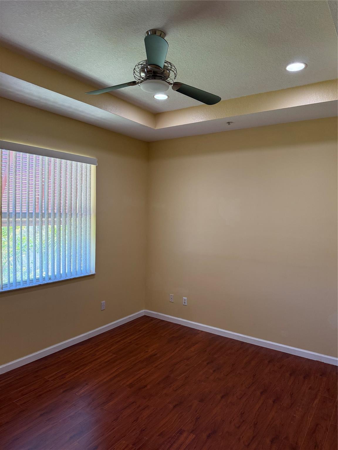 3924 Laurel Ln 3924