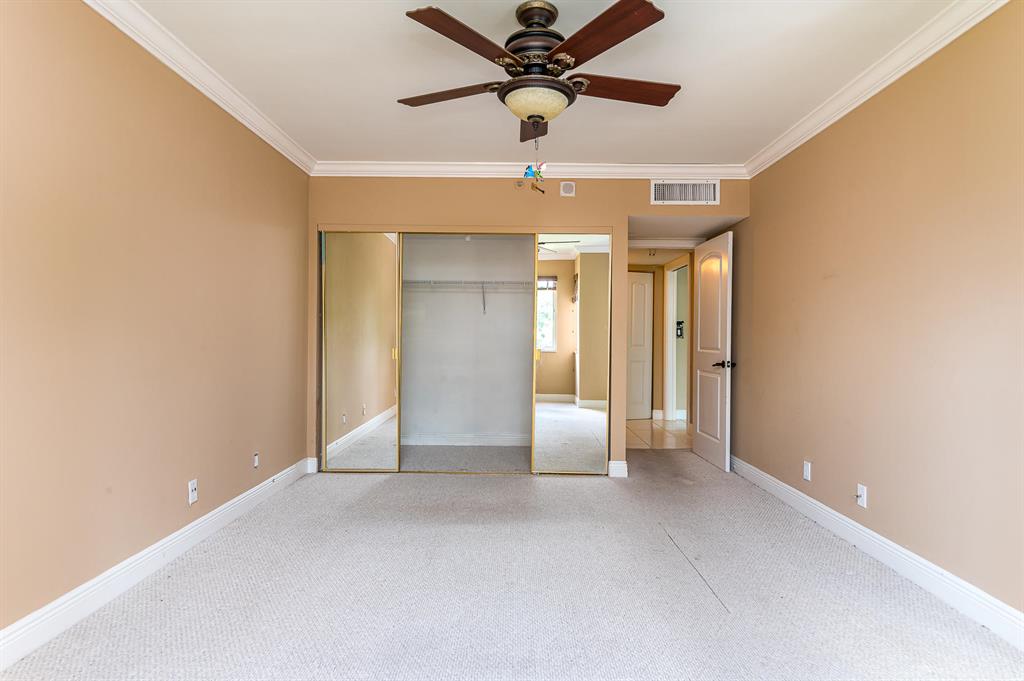 MIZNER COURT - Residential