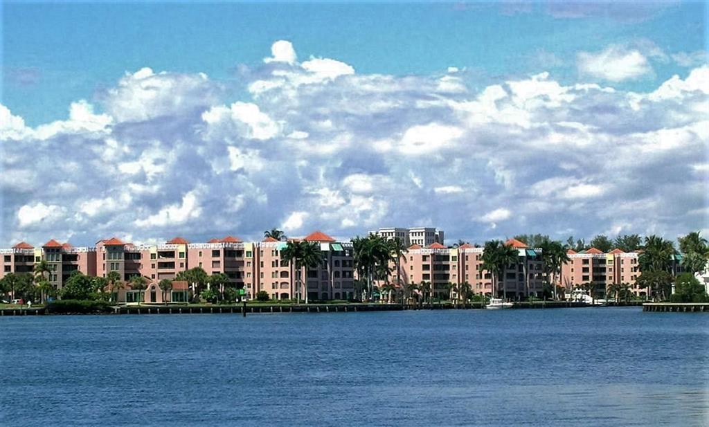 MIZNER COURT - Residential