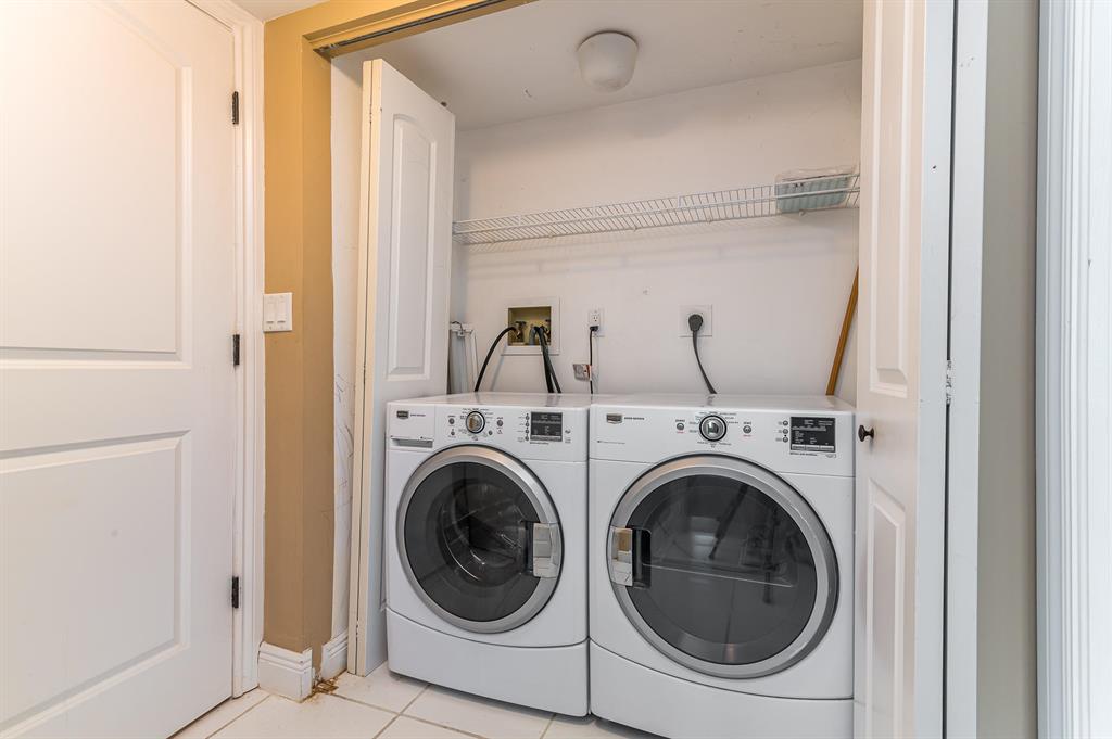 MIZNER COURT - Residential