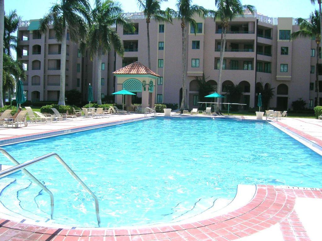 MIZNER COURT - Residential