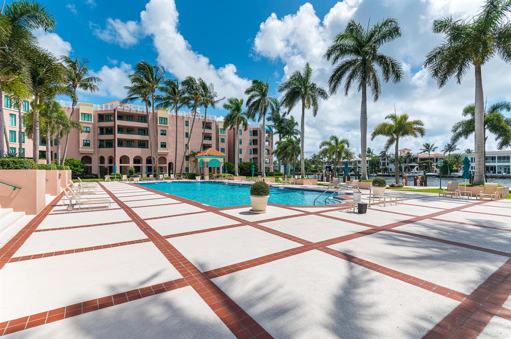 MIZNER COURT - Residential