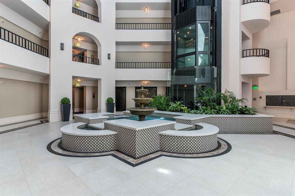 MIZNER COURT - Residential