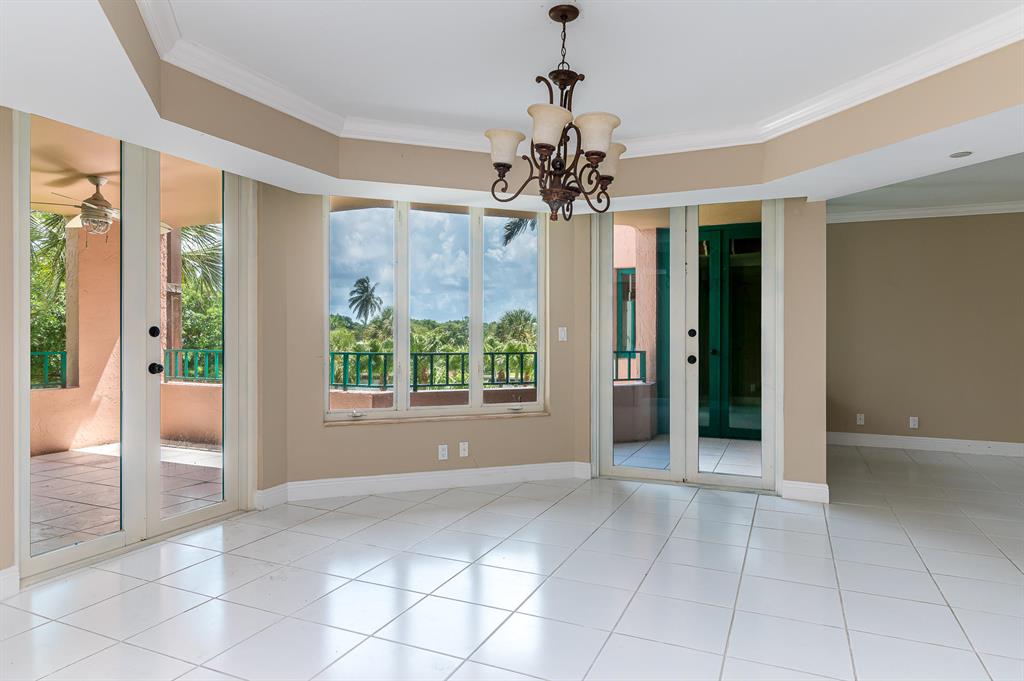 MIZNER COURT - Residential