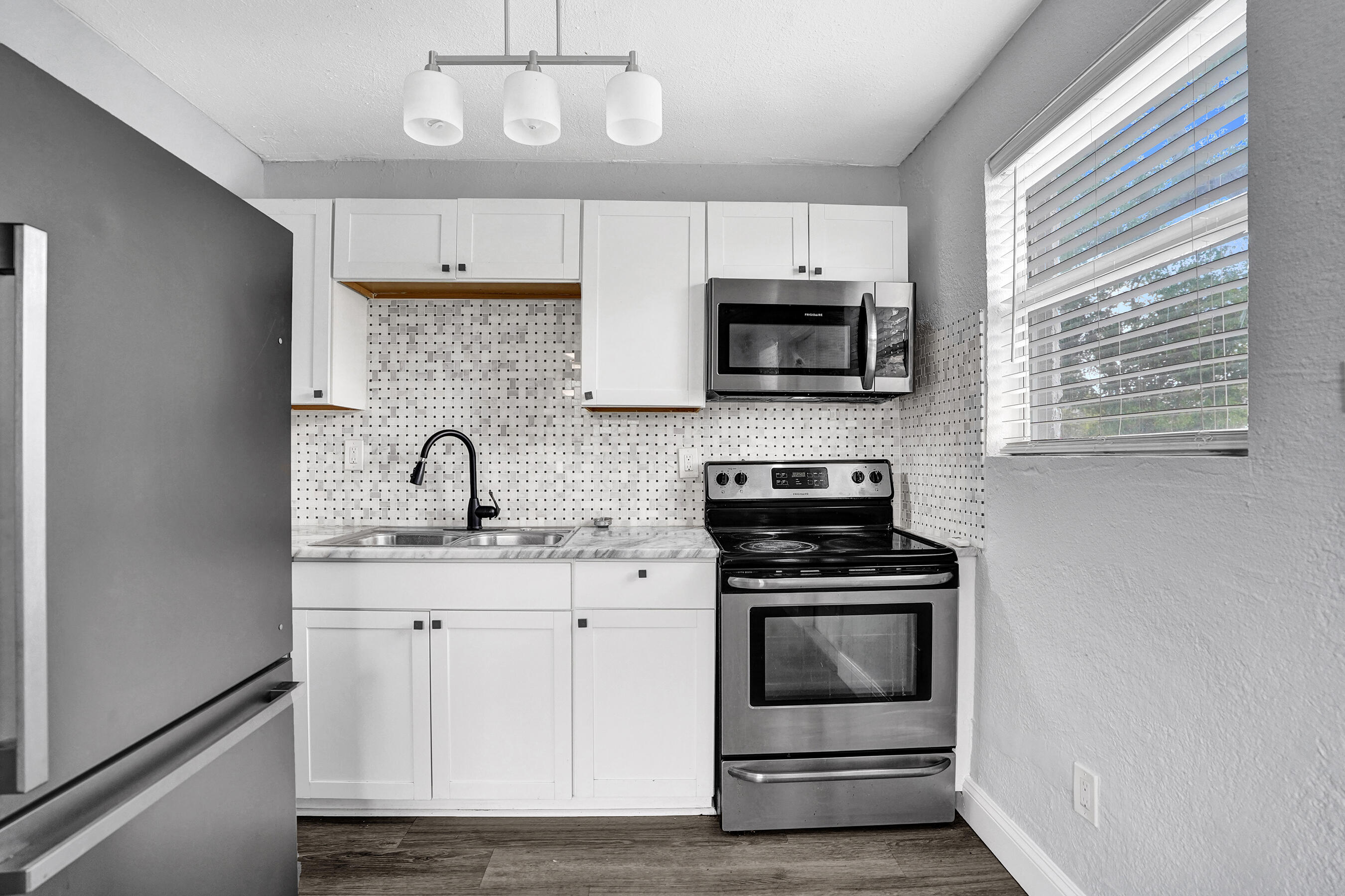 COLLIER CITY - Residential Income