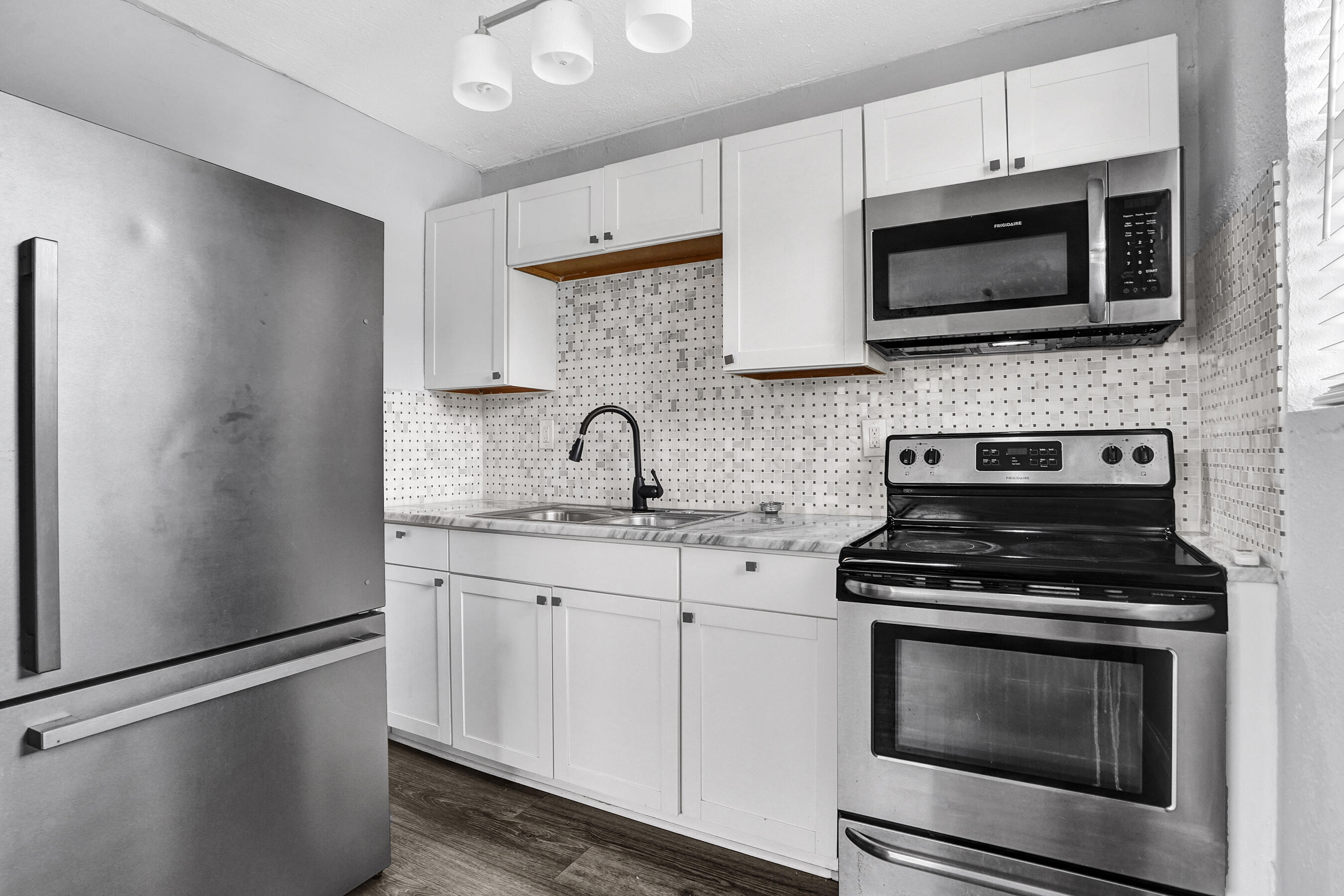 COLLIER CITY - Residential Income