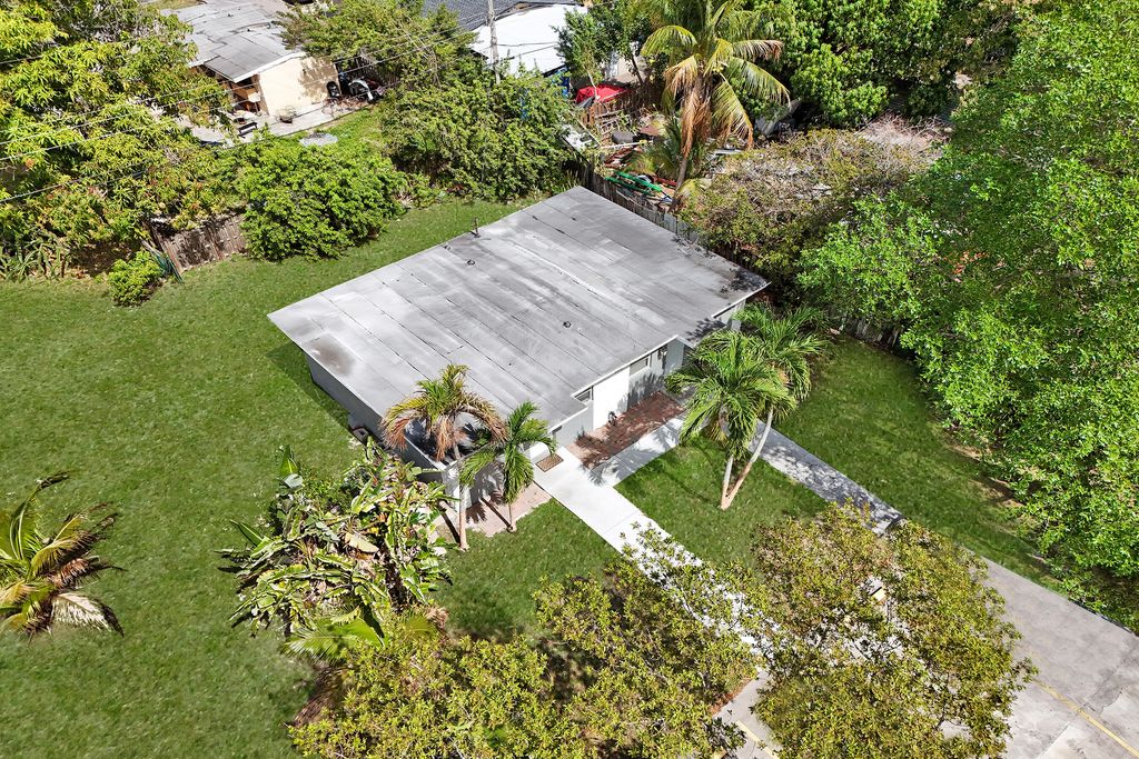 Photo of 2261 NW 2nd Street #1 &amp; 2, Pompano Beach, FL 33069 (MLS # B26000958)