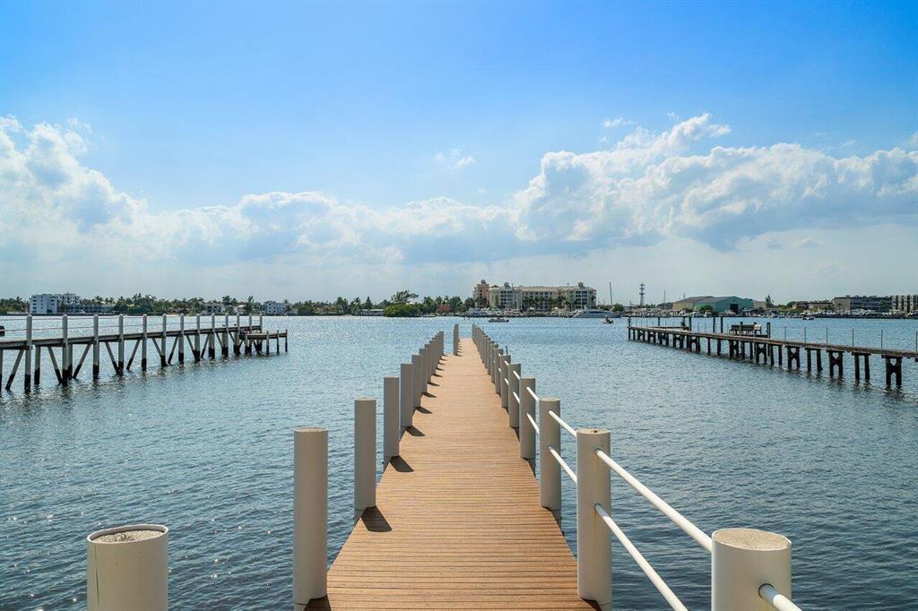 LAKE SHORES LANTANA - Residential