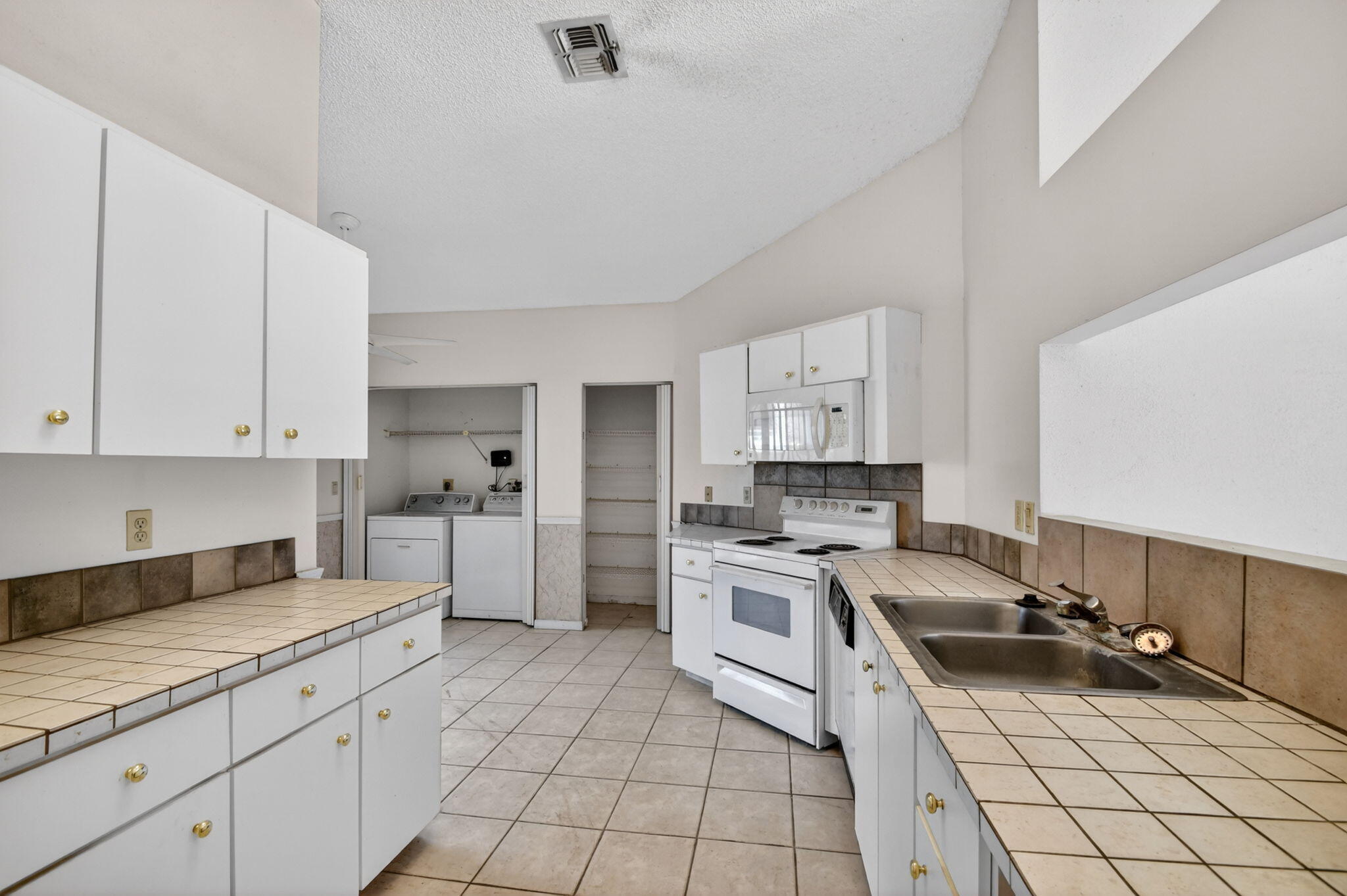 BOYNTON LAKES 6 - Residential