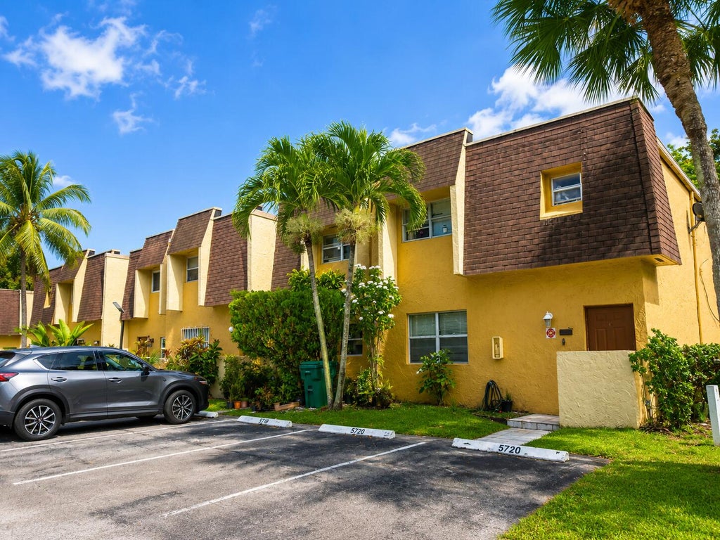 Photo of 5728 5728 Blueberry Ct, Unit #38 Circle, Lauderhill, FL 33313 (MLS # B26045124)