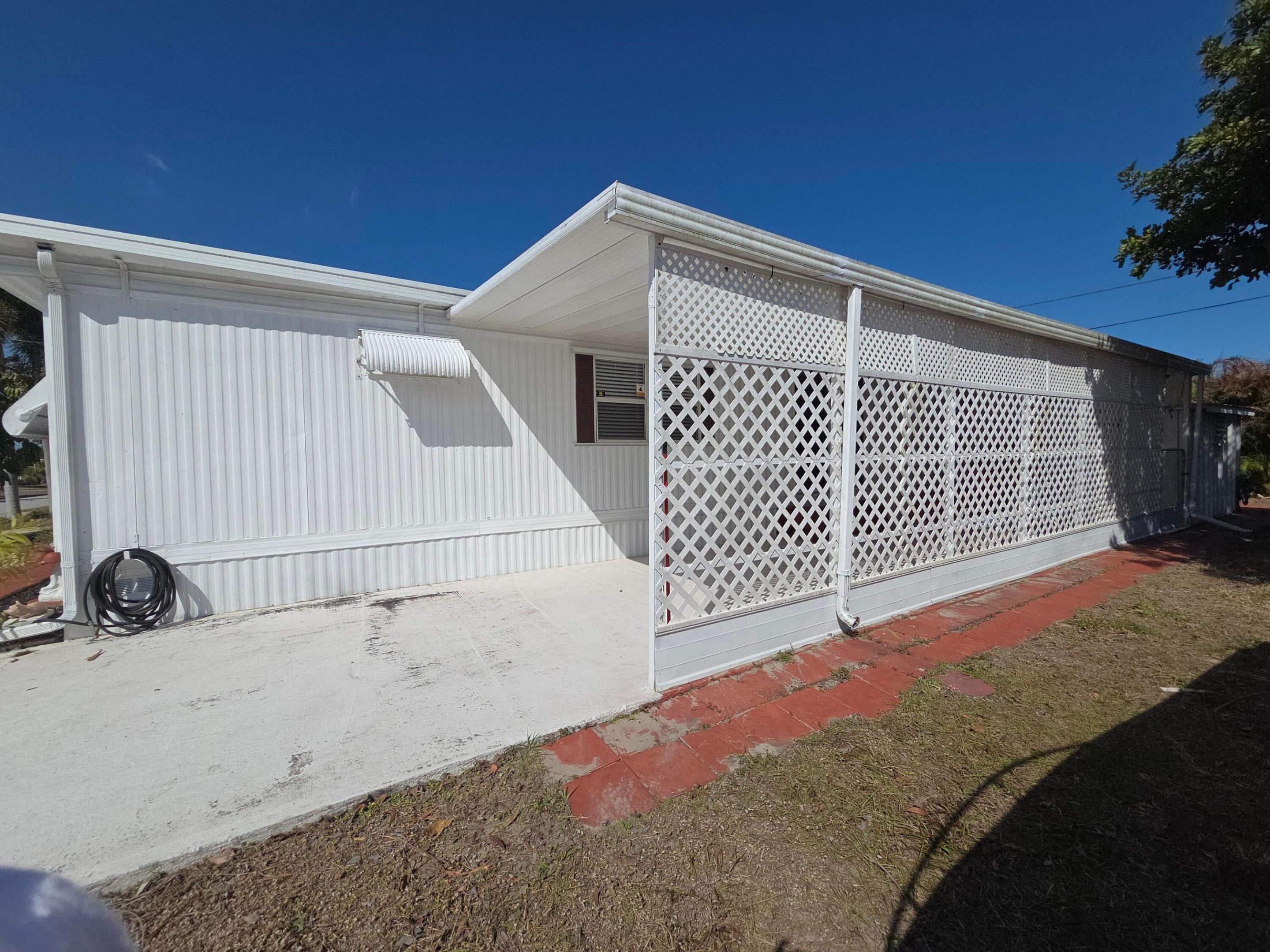 8121 SE Skylark Avenue