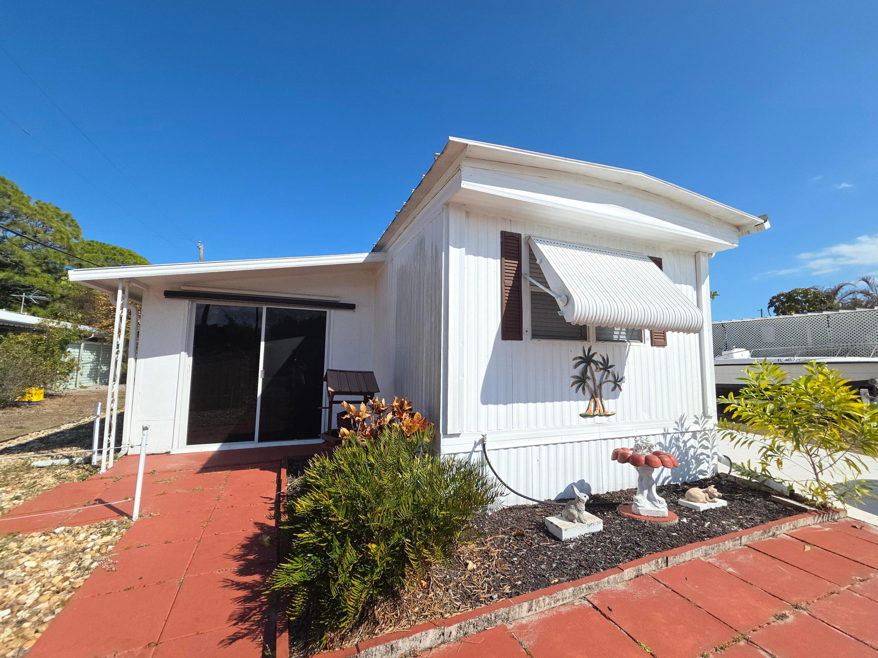 8121 SE Skylark Avenue