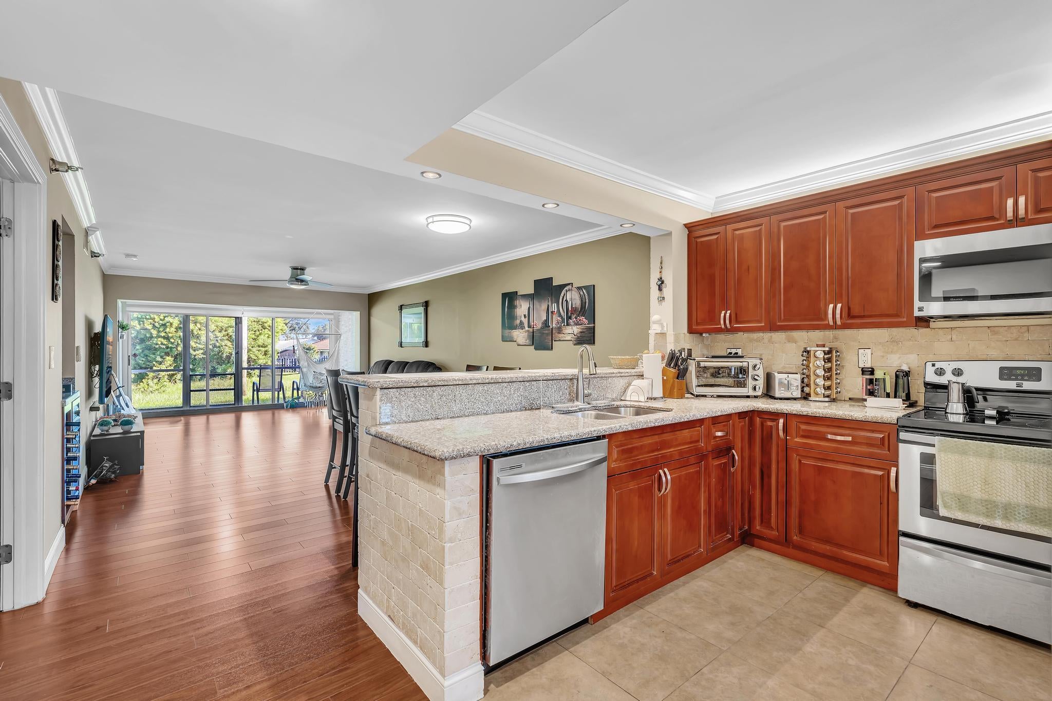 460 NW 67TH Street L105