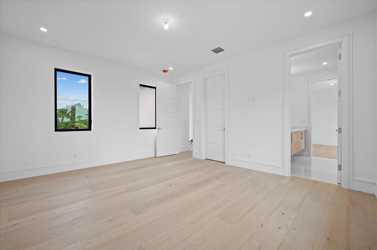 ELLAMAR - Residential