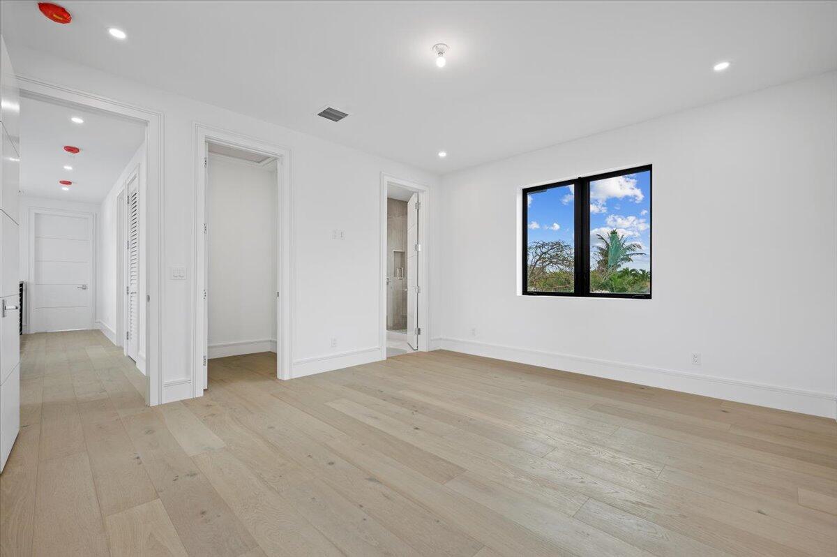 ELLAMAR - Residential