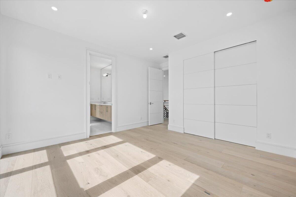 ELLAMAR - Residential