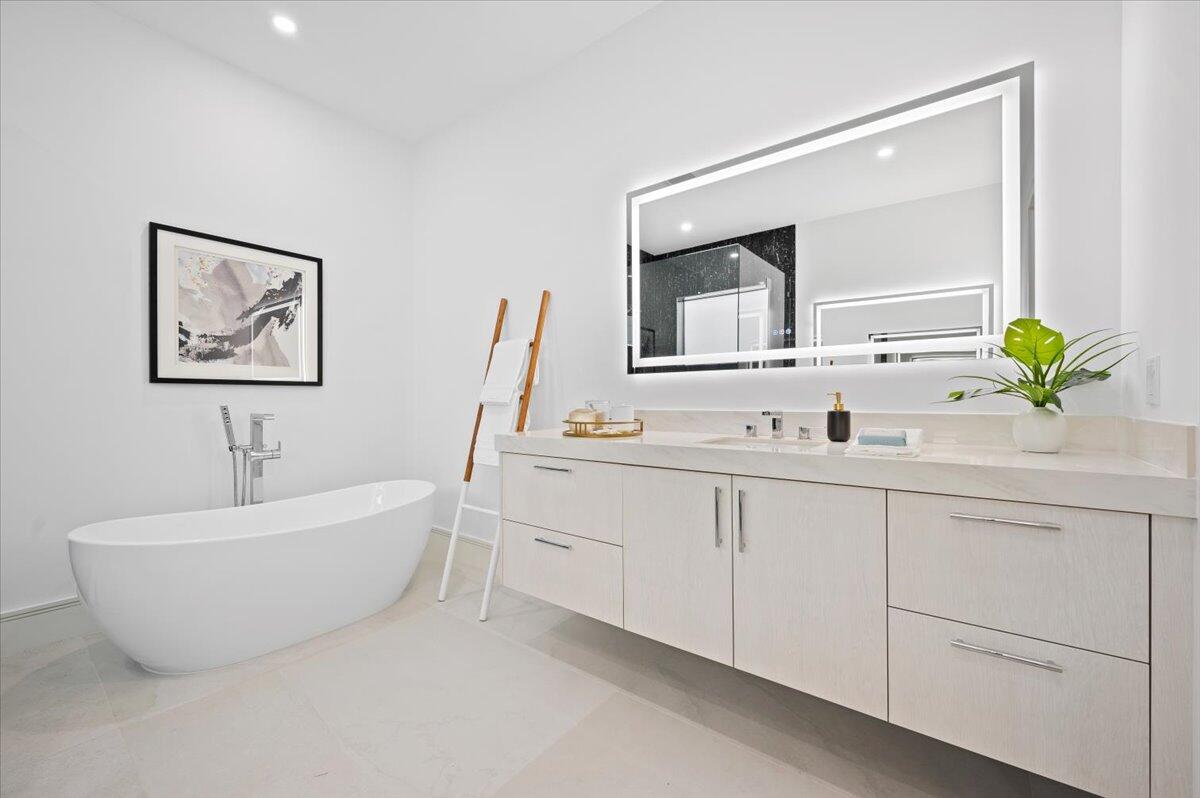 ELLAMAR - Residential