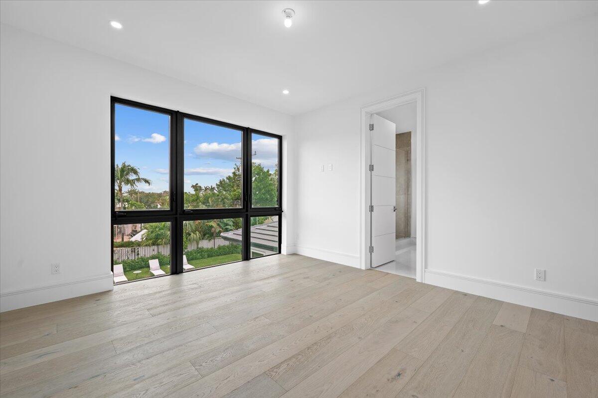 ELLAMAR - Residential