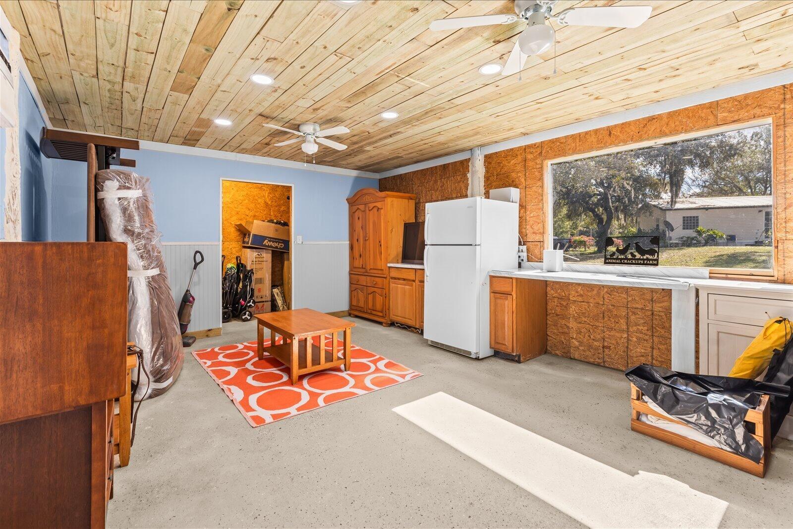 INDIAN MOUND TRAILS - Residential