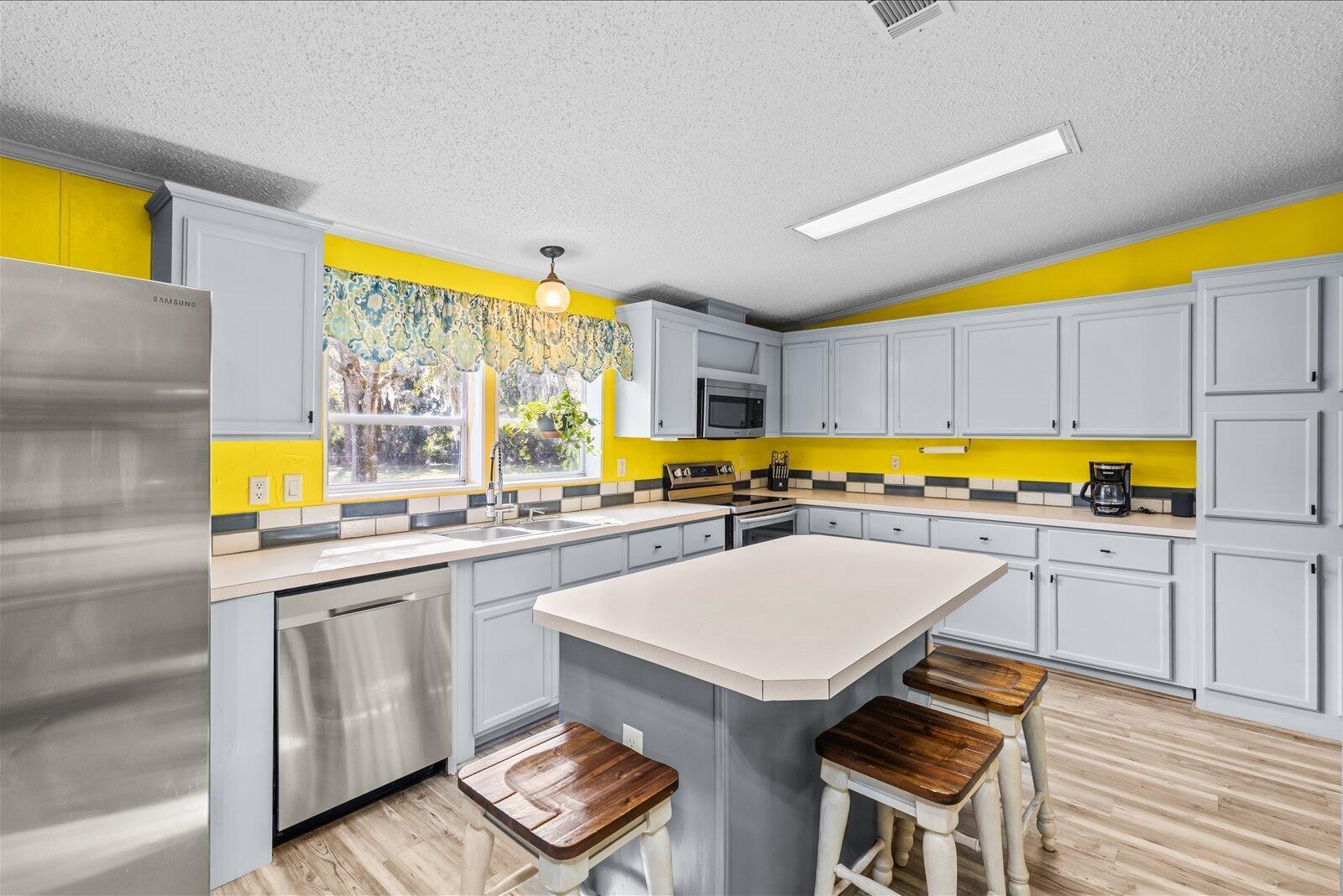 INDIAN MOUND TRAILS - Residential