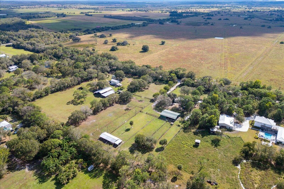 INDIAN MOUND TRAILS - Residential