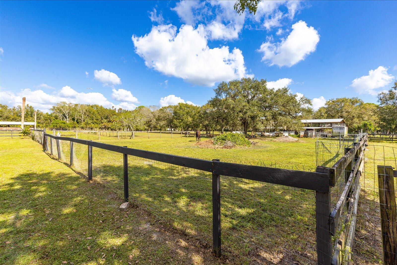 INDIAN MOUND TRAILS - Residential