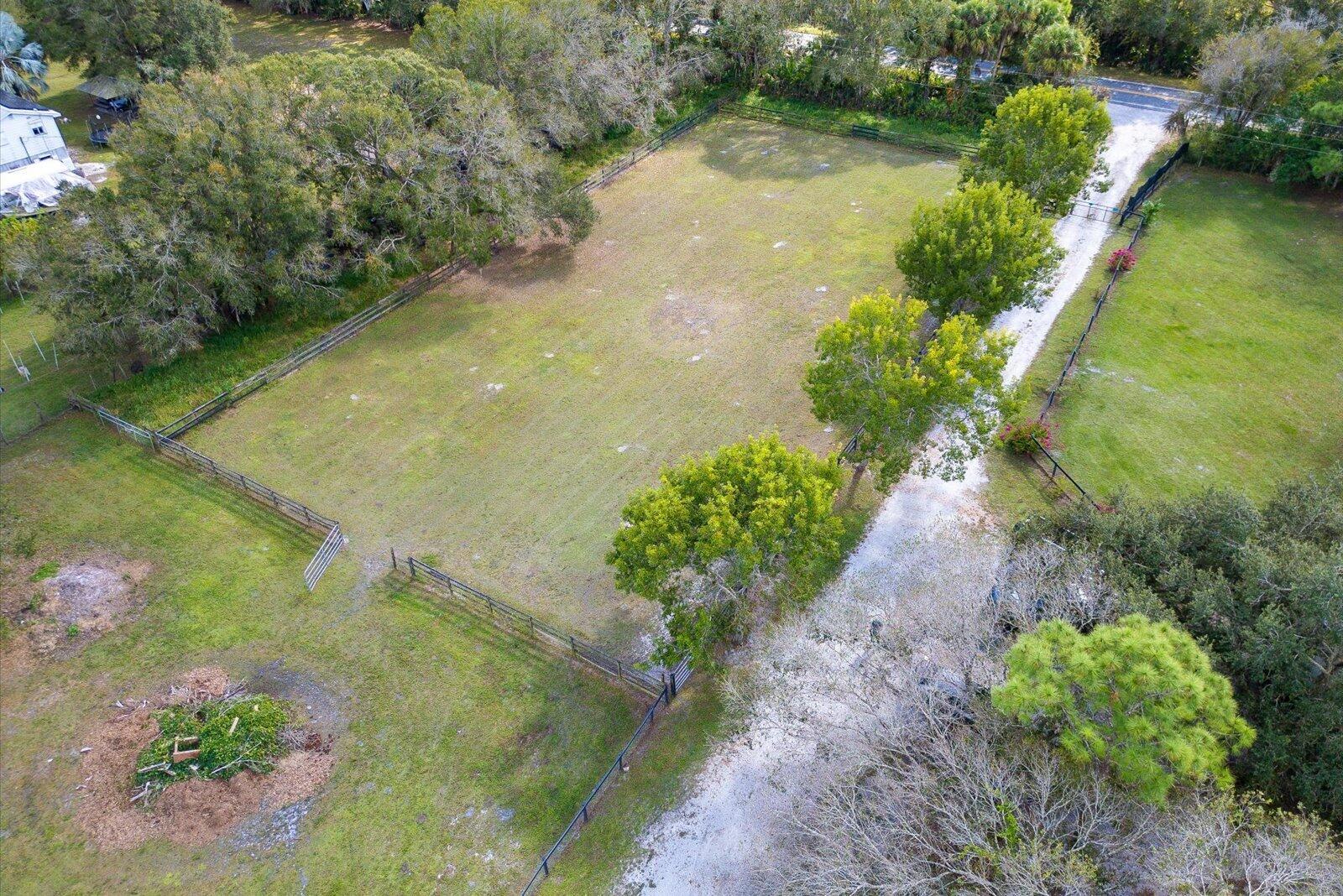 INDIAN MOUND TRAILS - Residential