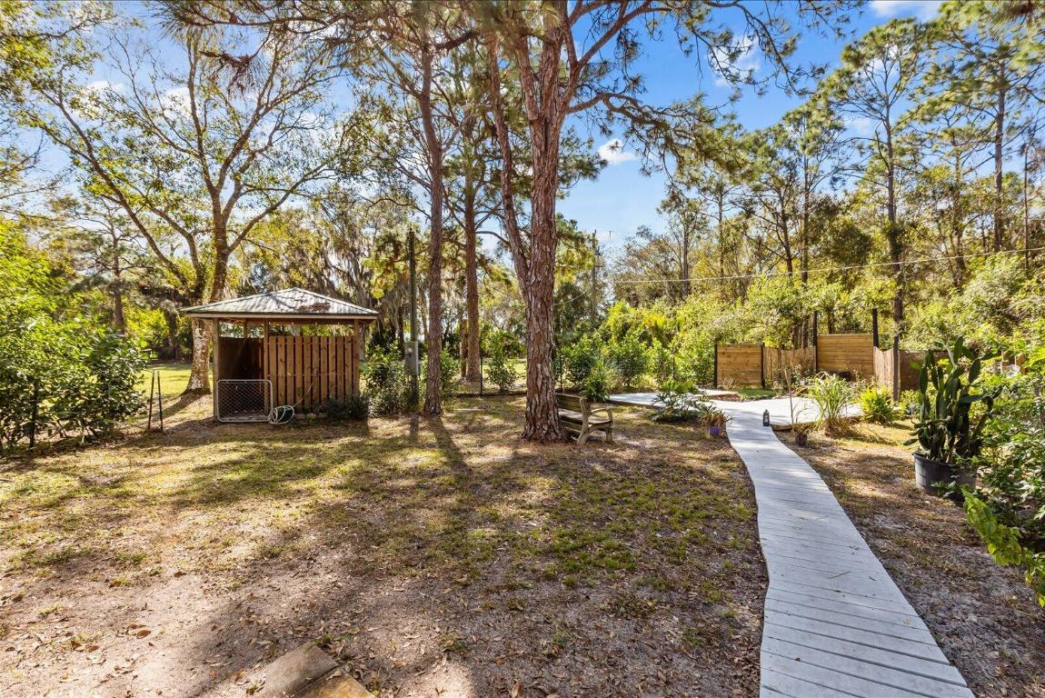 INDIAN MOUND TRAILS - Residential