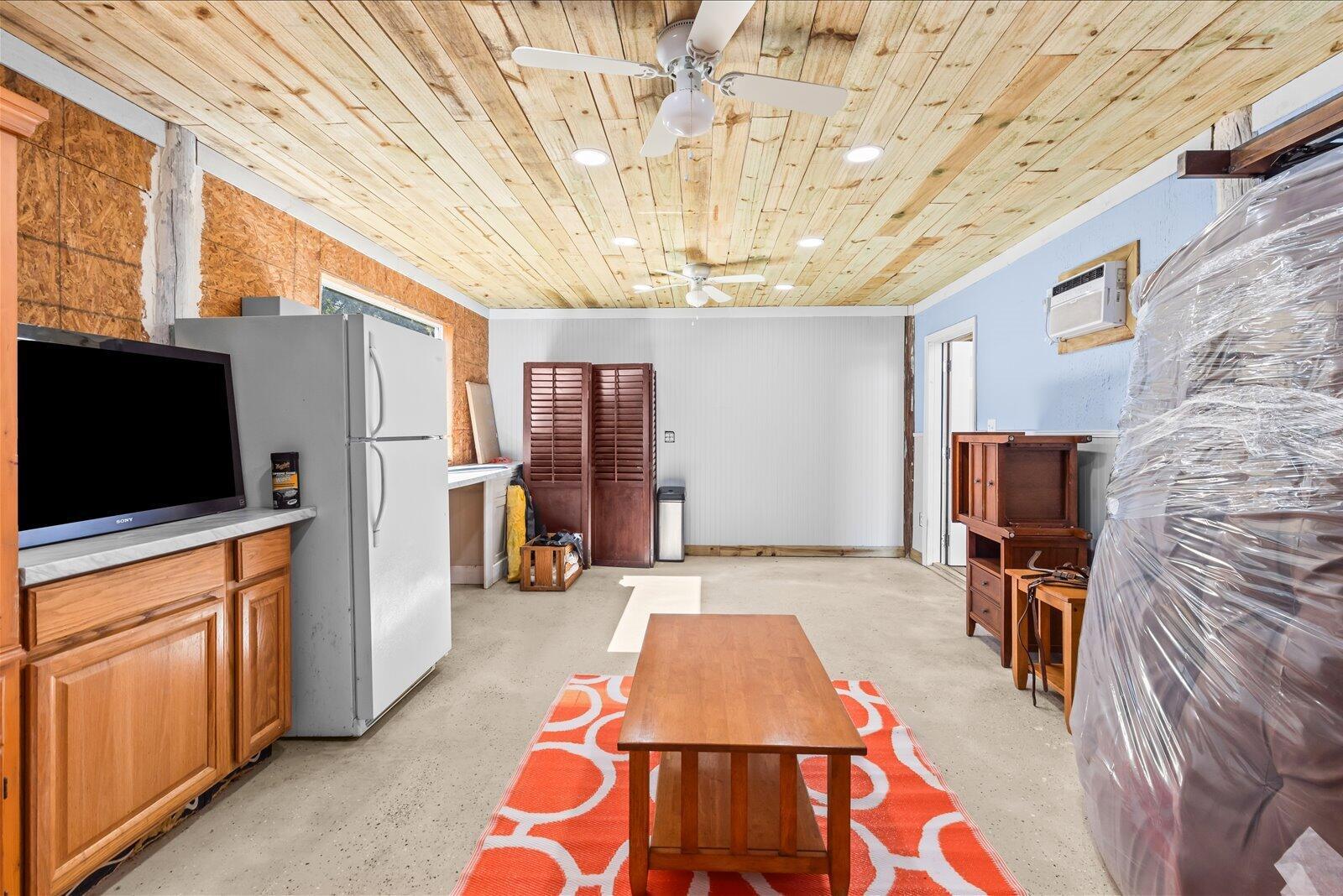 INDIAN MOUND TRAILS - Residential