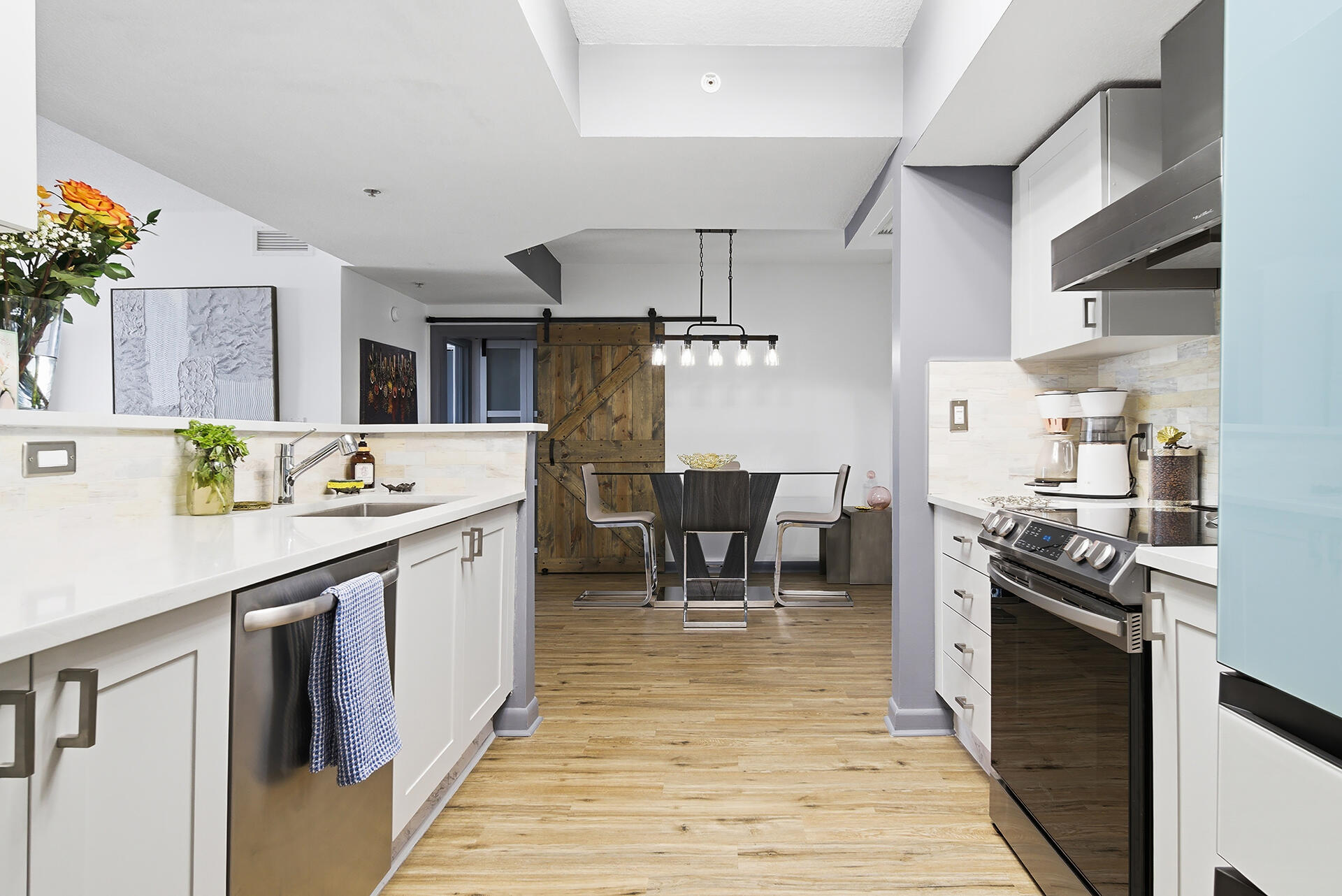 SLADE CONDO - Residential