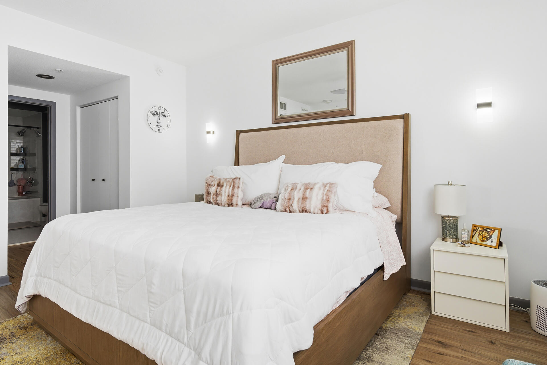 SLADE CONDO - Residential