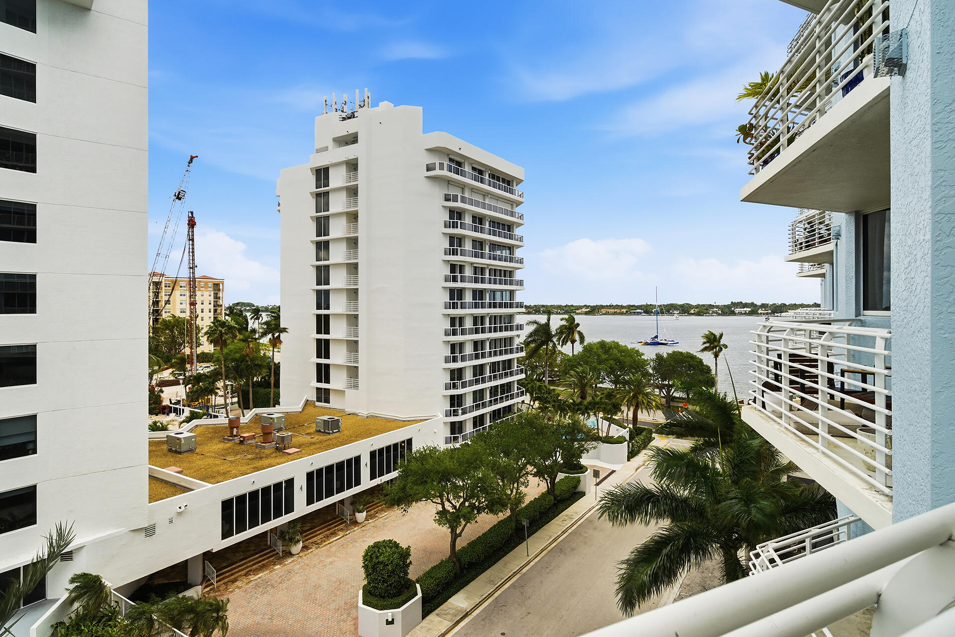 SLADE CONDO - Residential