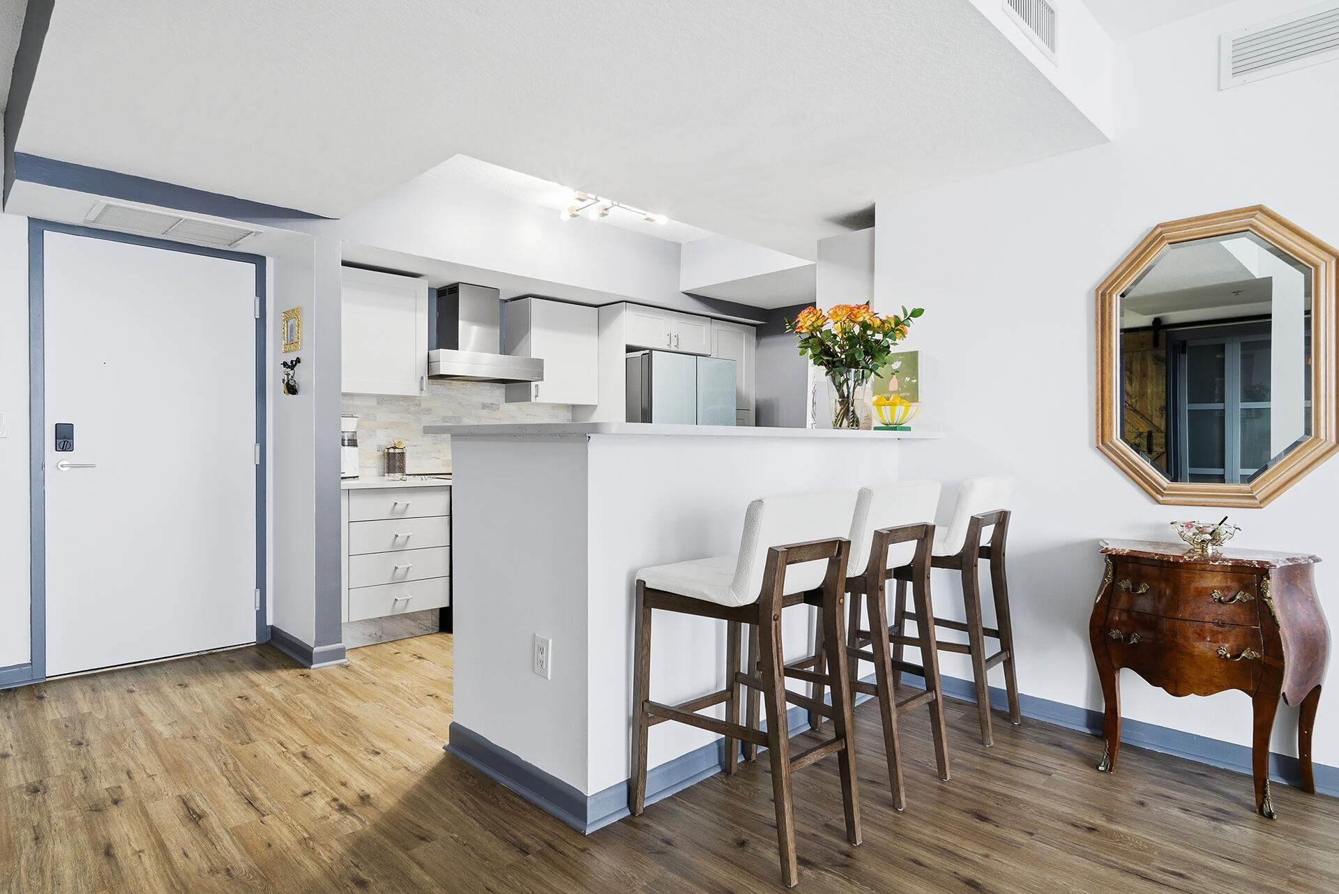 SLADE CONDO - Residential