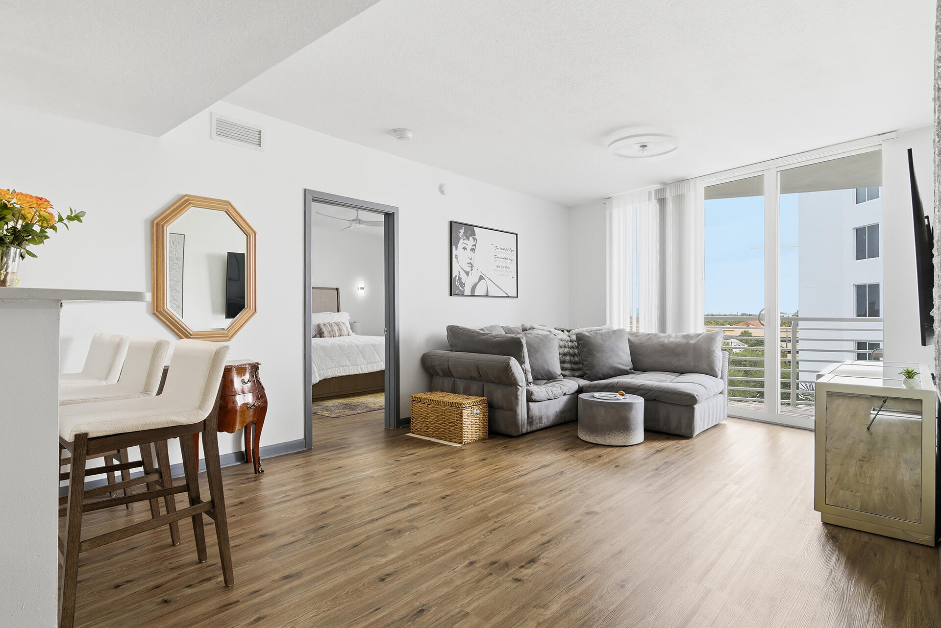 SLADE CONDO - Residential