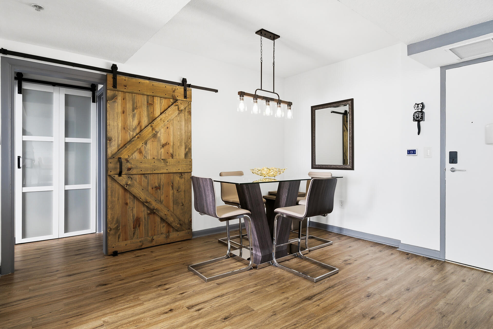 SLADE CONDO - Residential