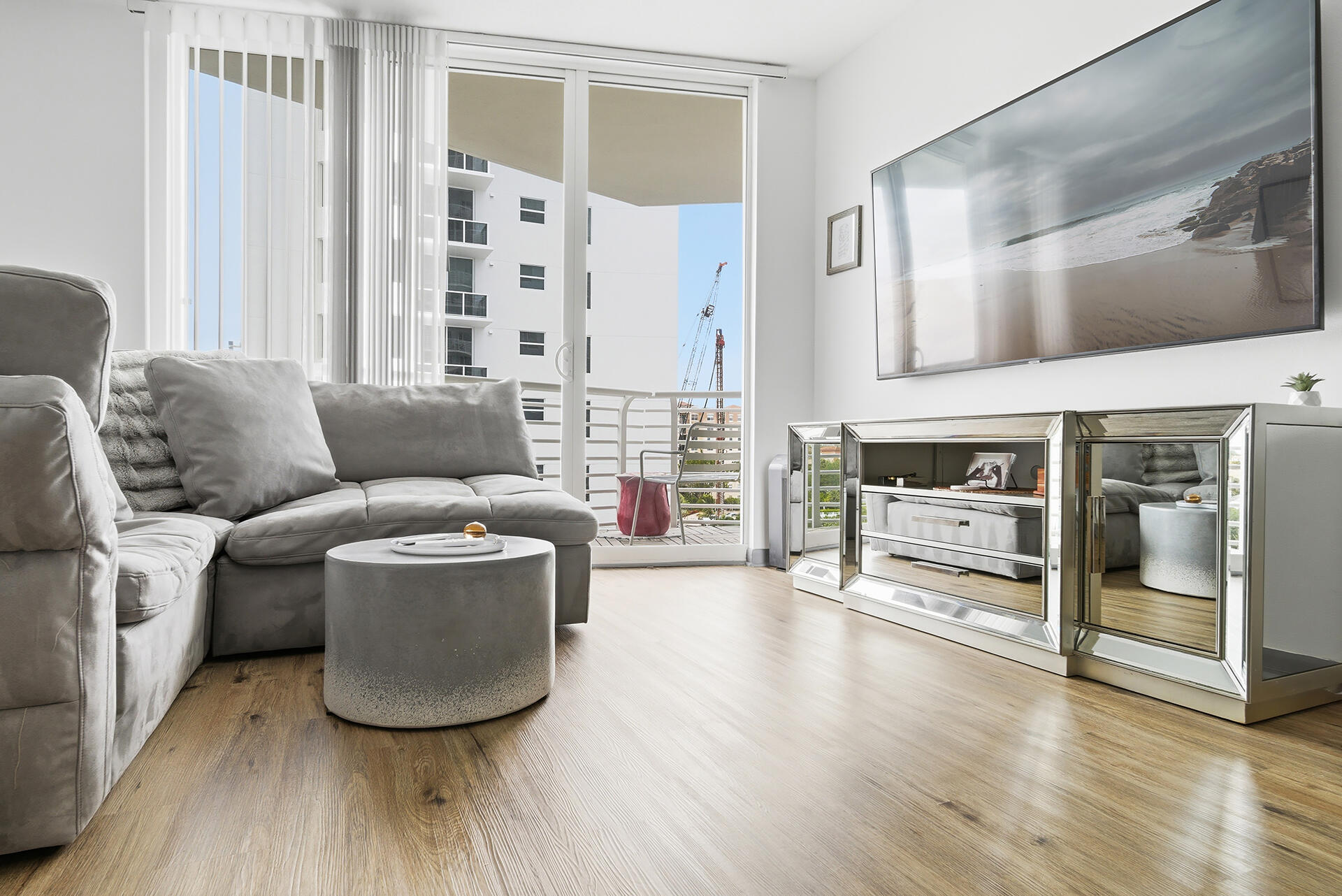 SLADE CONDO - Residential