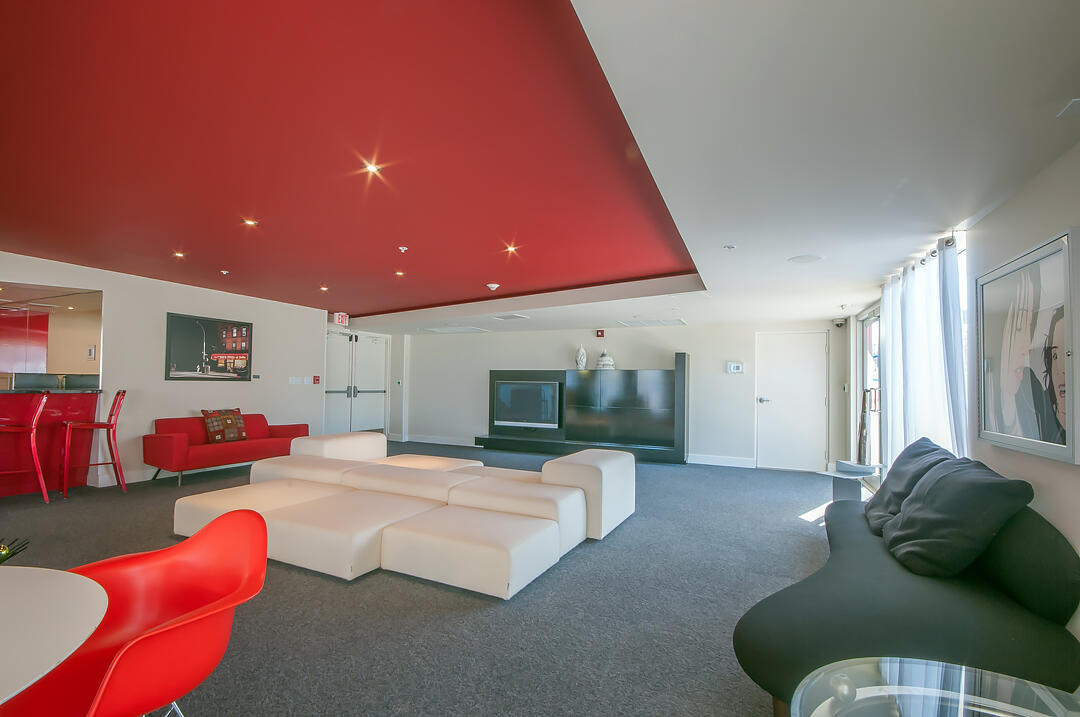 SLADE CONDO - Residential