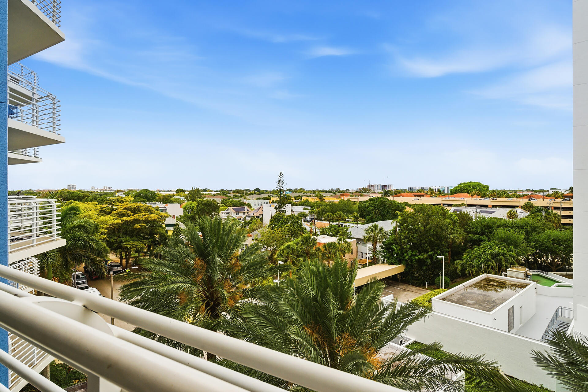 SLADE CONDO - Residential