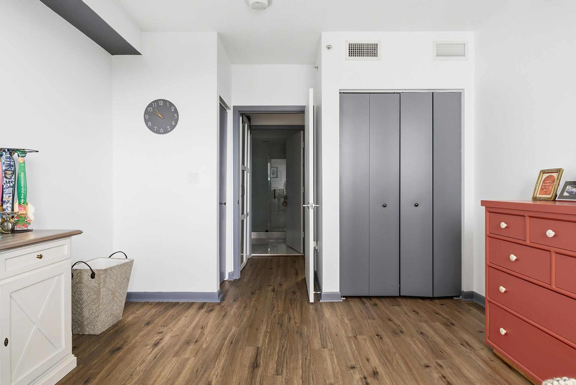 SLADE CONDO - Residential