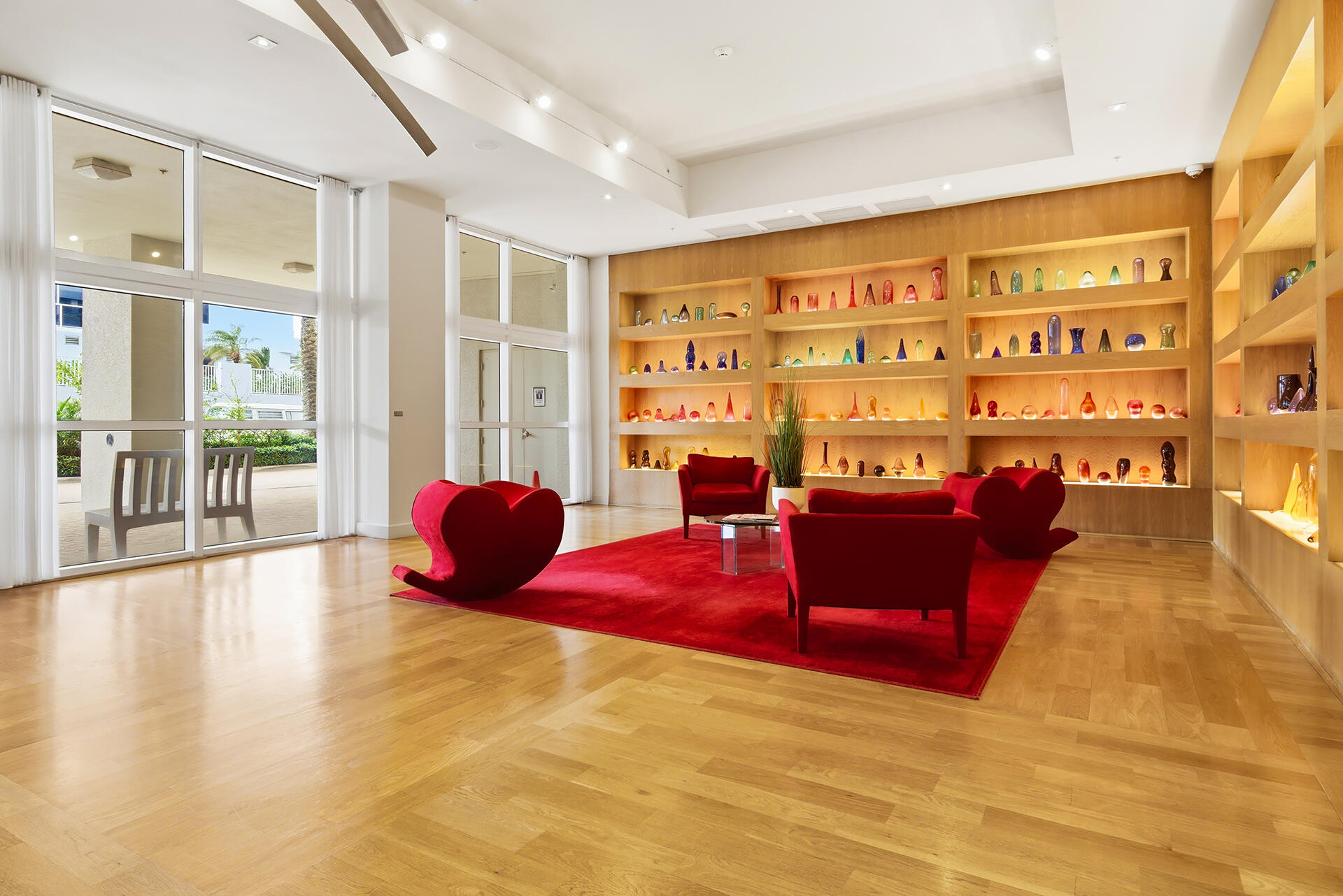 SLADE CONDO - Residential