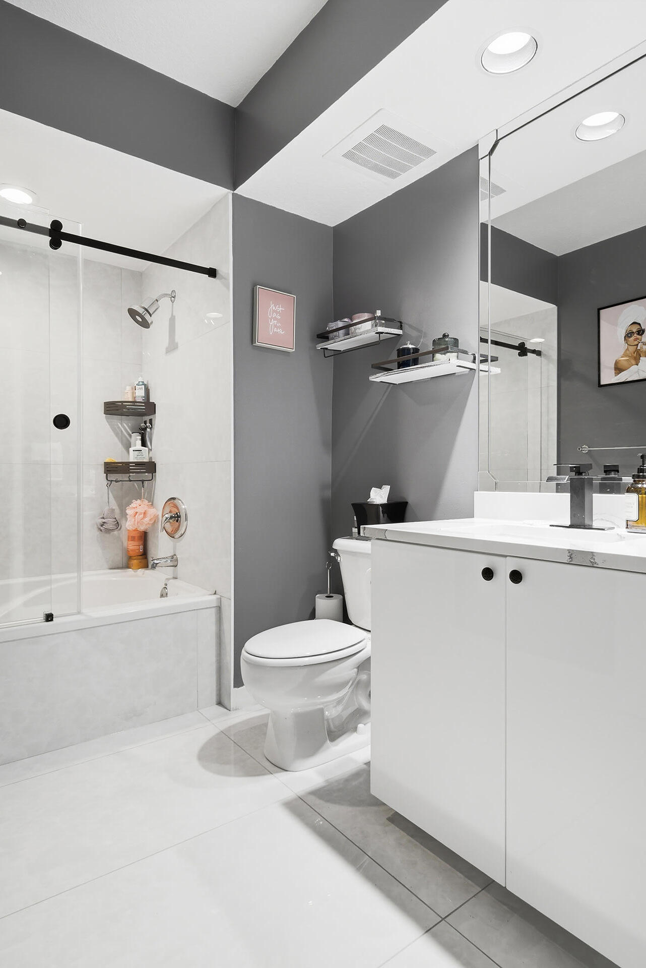 SLADE CONDO - Residential