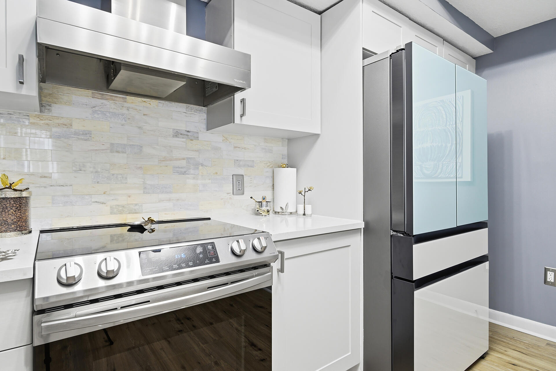 SLADE CONDO - Residential