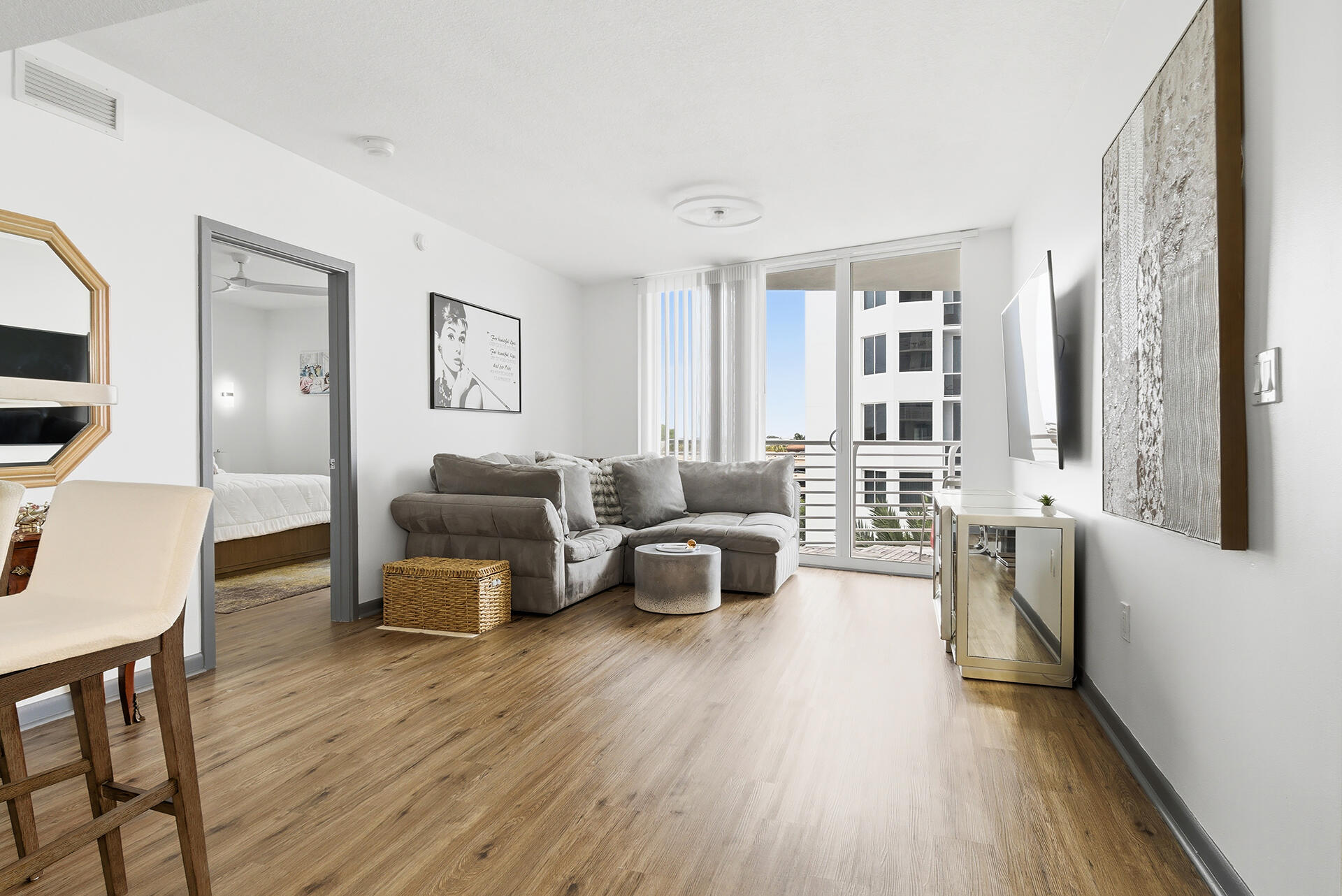 SLADE CONDO - Residential