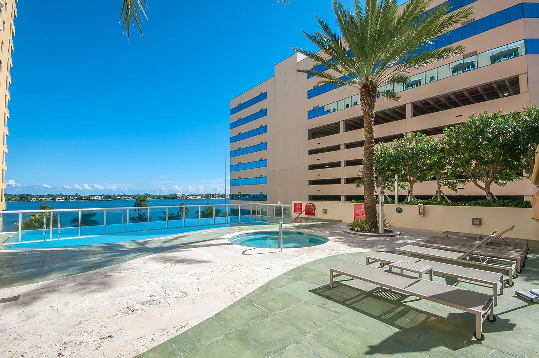 SLADE CONDO - Residential