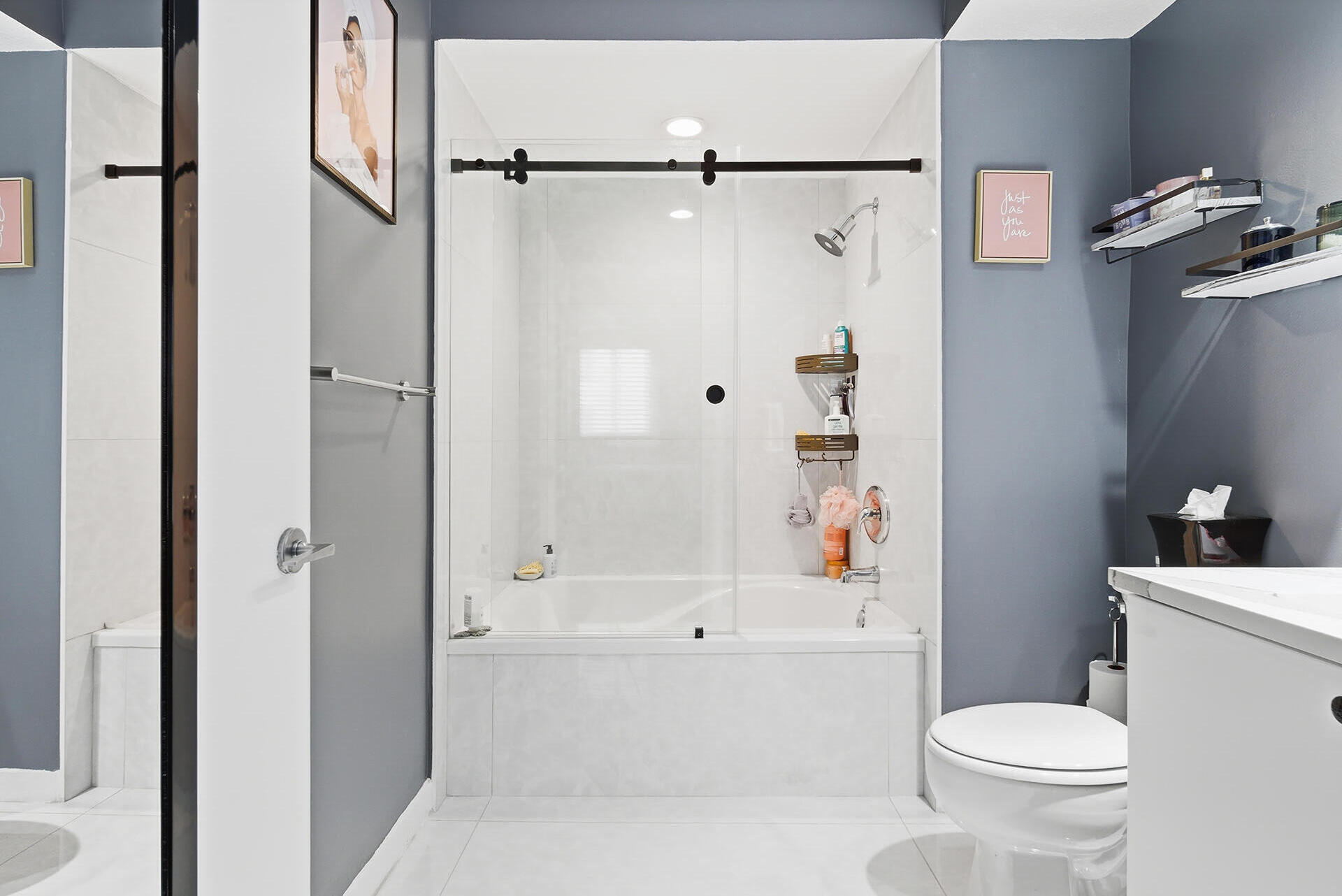 SLADE CONDO - Residential