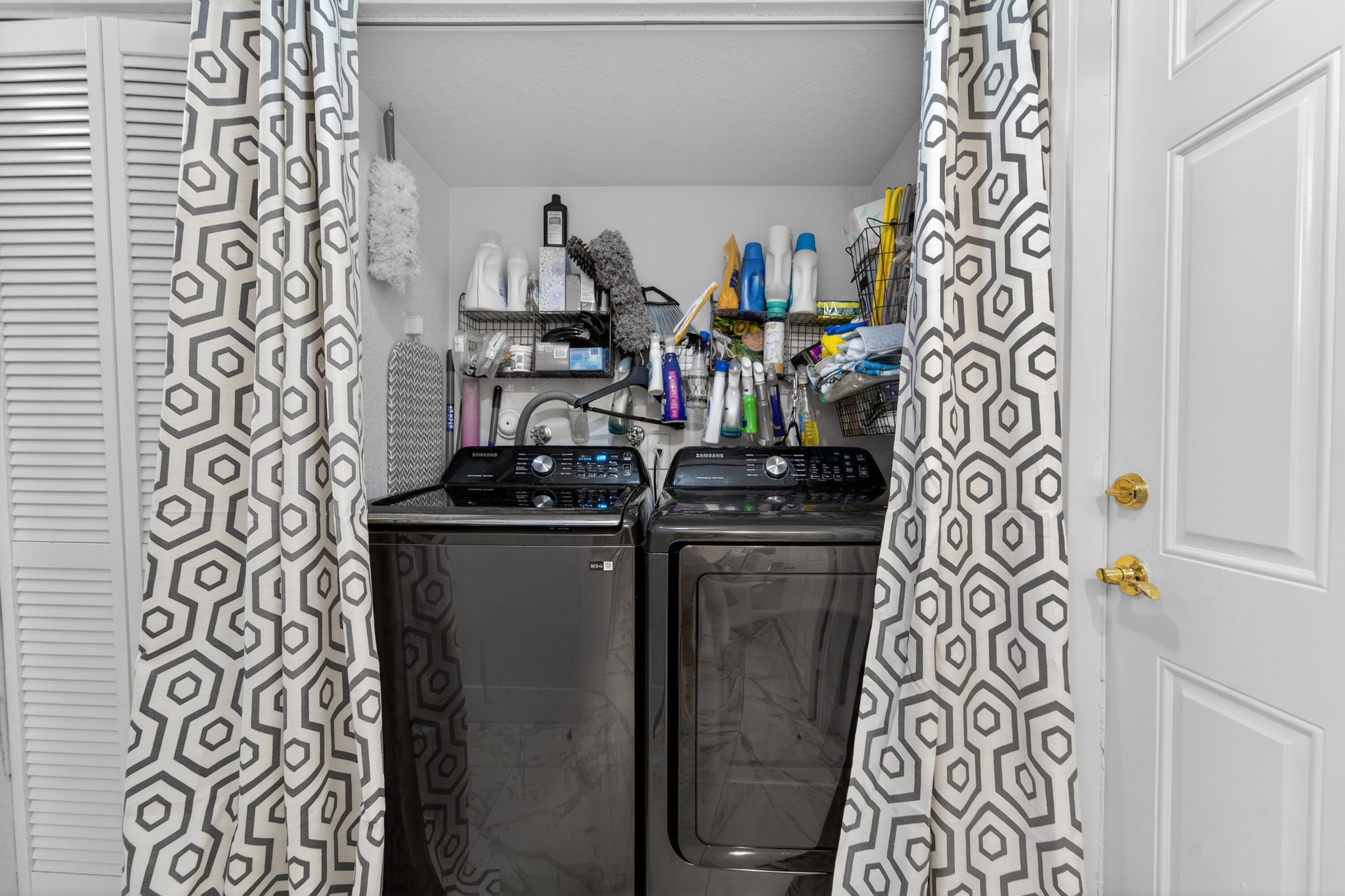 LIBERTY ISLES - Residential Lease