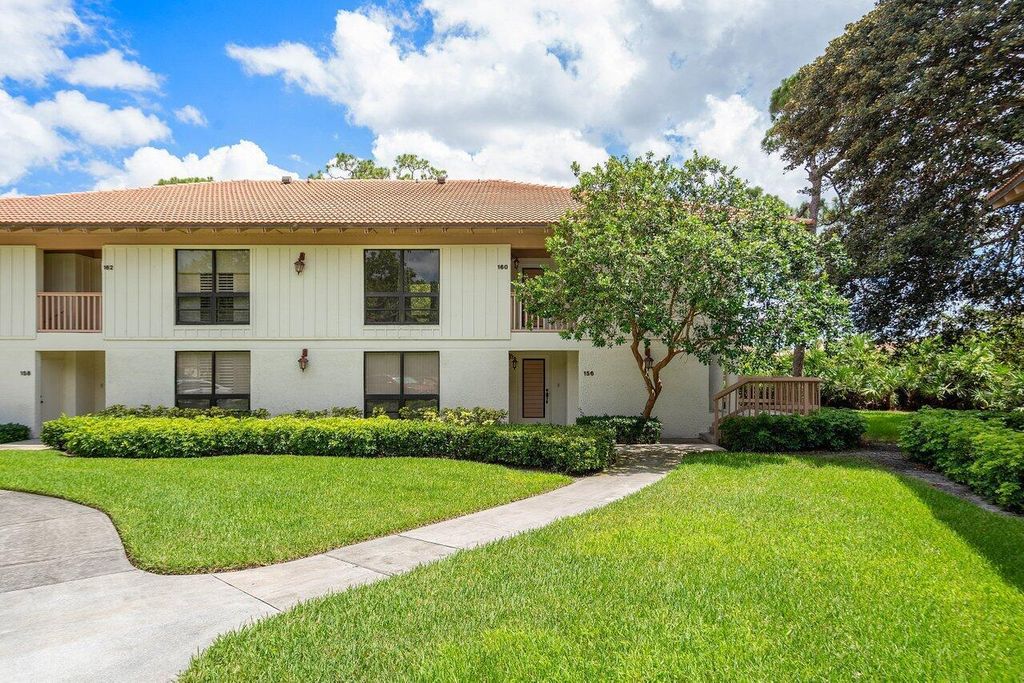 Photo of 160 Brackenwood Road, Palm Beach Gardens, FL 33418 (MLS # R10923787)