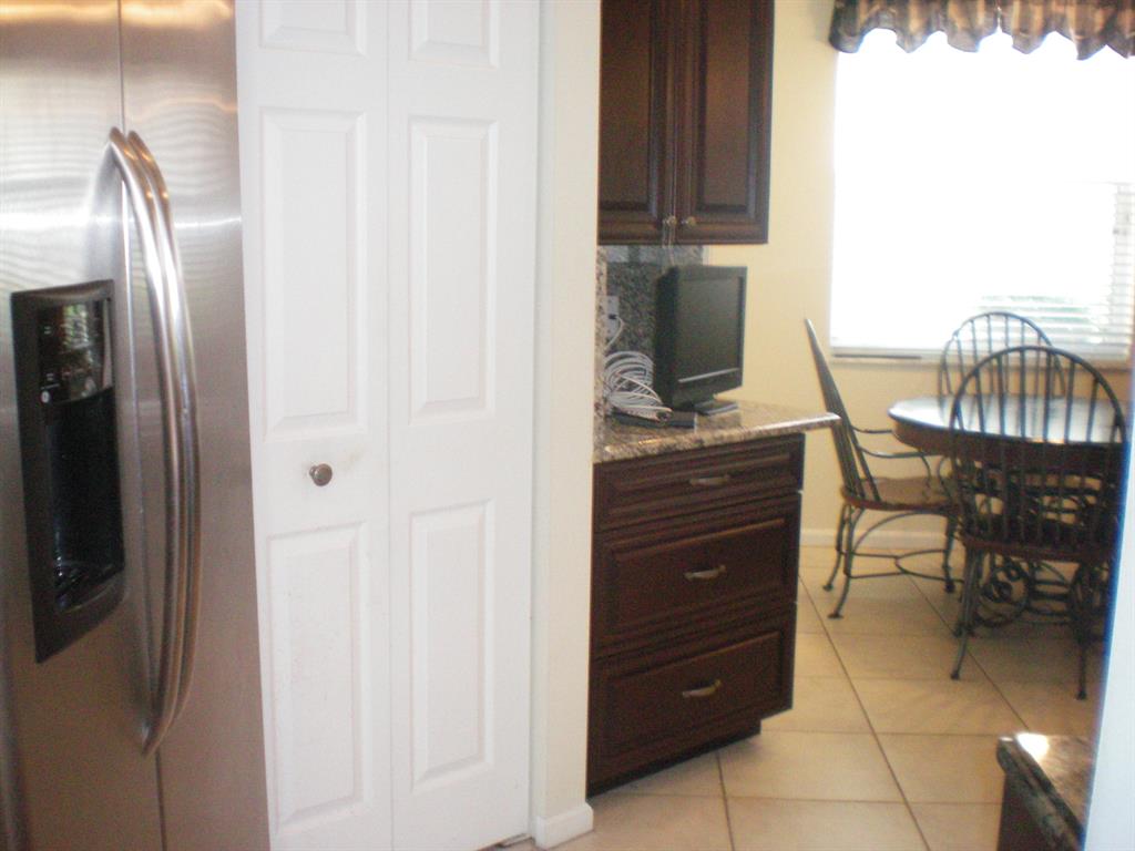 PALM ISLES WEST - Residential