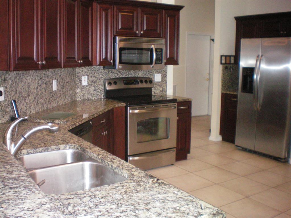 PALM ISLES WEST - Residential